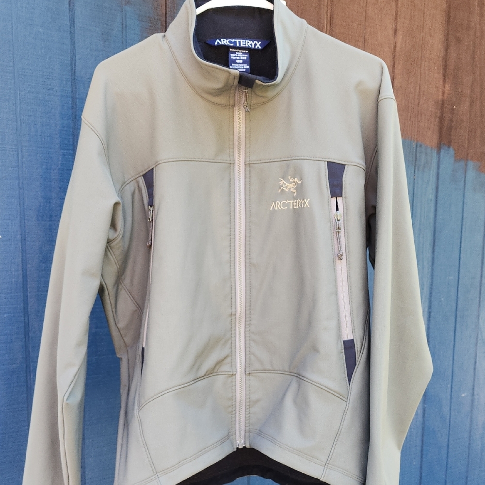 Arc'teryx Men's Green Performance Jacket